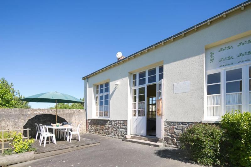 La Recreation _ Ancienne Ecole De 1850 Renovee En Maison D'Hotes Missillac エクステリア 写真